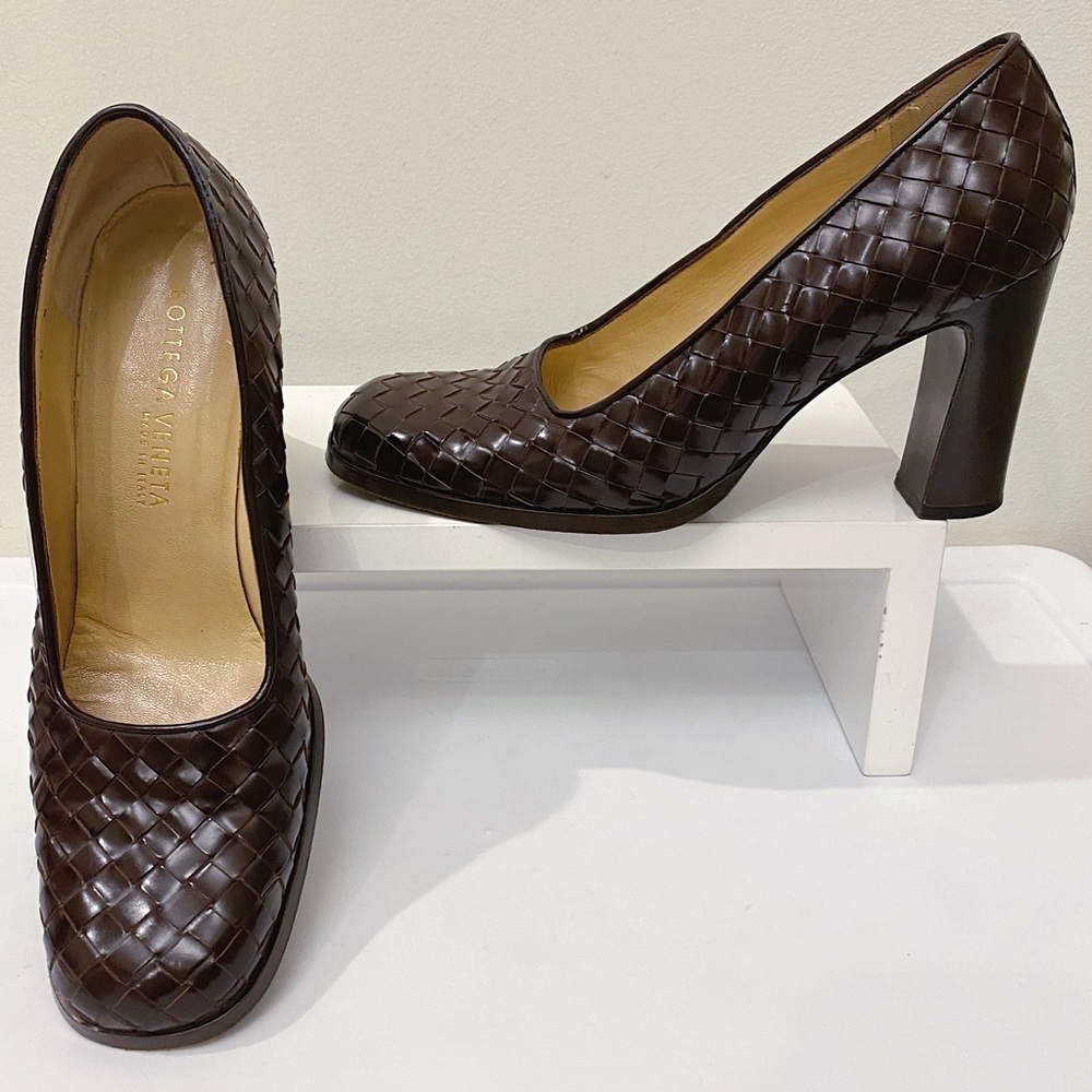 Bottega Veneta Vintage Round Toe Interecciato Woven Leather Block Heel Pump 38 8